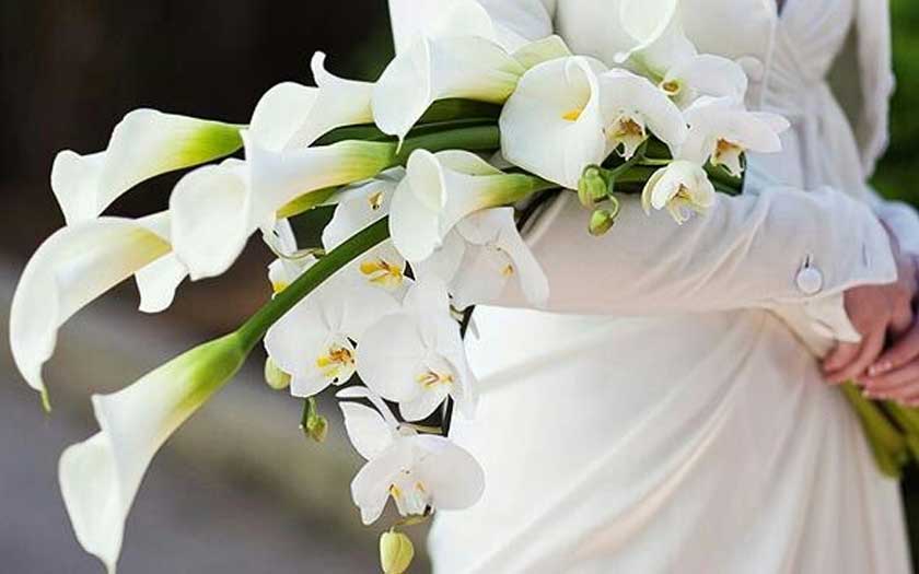 calla lily arm bouquet