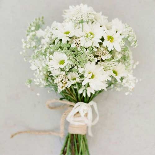 boho bouquet with daisies