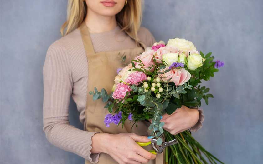 freelance floral designer