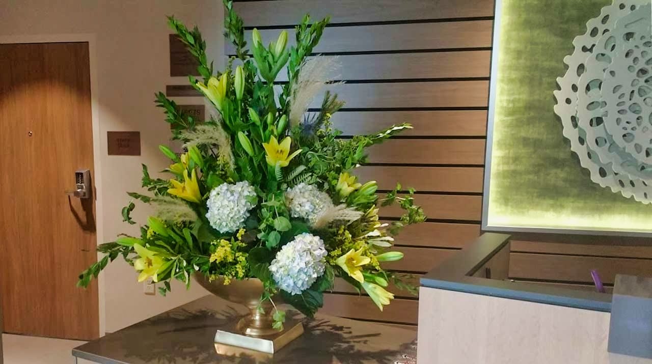 contemporary silk flower arrangments